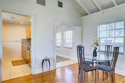 Casa en venta en Hollywood, Florida, 3 dormitorios, 114.73 m2 № 2027641 - foto 6