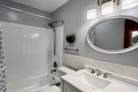 House in Saint Petersburg, Florida 2 bedrooms, 88.26 sq.m. № 2393950 - photo 21