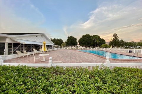 House in Saint Petersburg, Florida 2 bedrooms, 88.26 sq.m. № 2393950 - photo 23