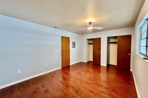 House in Saint Petersburg, Florida 2 bedrooms, 88.26 sq.m. № 2393950 - photo 16