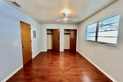 House in Saint Petersburg, Florida 2 bedrooms, 88.26 sq.m. № 2393950 - photo 15