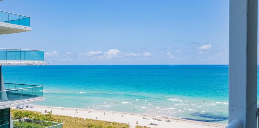 Condominio en Surfside, Florida, 2 dormitorios  № 1947682