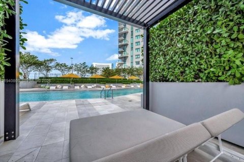 Copropriété à vendre à Miami, Floride: 3 chambres, 103.12 m2 № 1998762 - photo 30