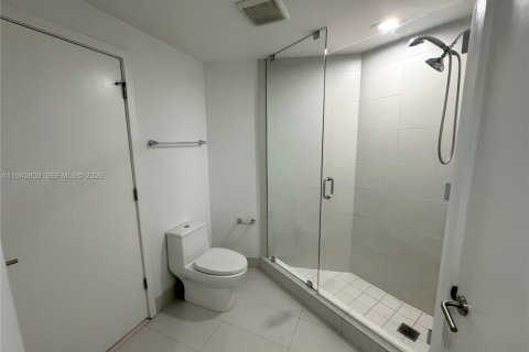 Copropriété à vendre à Miami, Floride: 3 chambres, 103.12 m2 № 1998762 - photo 17