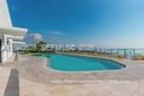 Copropriété à vendre à Miami, Floride: 3 chambres, 103.12 m2 № 1998762 - photo 9