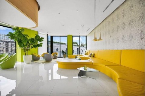 Copropriété à vendre à Miami, Floride: 3 chambres, 103.12 m2 № 1998762 - photo 24
