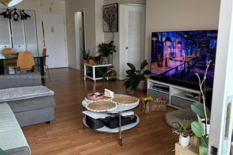 Copropriété à louer à Sunny Isles Beach, Floride: 1 chambre, 64.57 m2 № 1987338 - photo 5