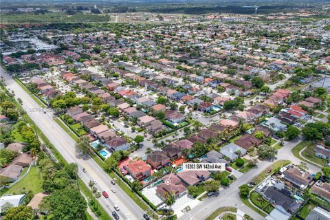 Villa ou maison à louer à Miami, Floride: 4 chambres, 269.6 m2 № 2091262 - photo 2