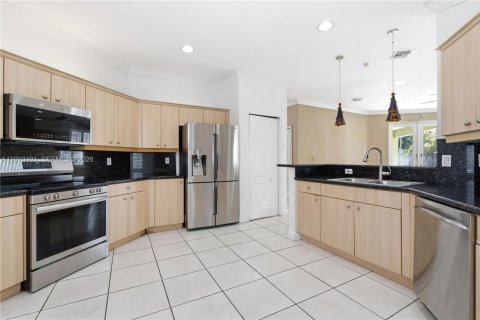 Villa ou maison à louer à Miami, Floride: 4 chambres, 269.6 m2 № 2091262 - photo 6