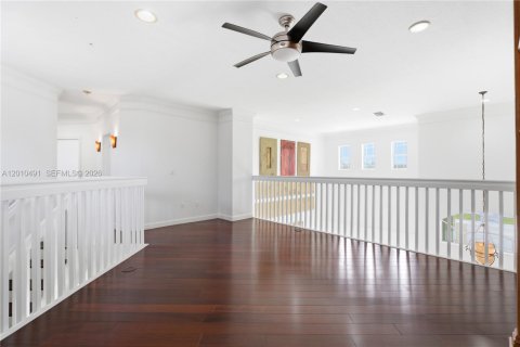 Villa ou maison à louer à Miami, Floride: 4 chambres, 269.6 m2 № 2091262 - photo 12