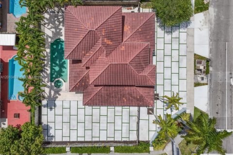 Villa ou maison à louer à Miami, Floride: 4 chambres, 269.6 m2 № 2091262 - photo 25