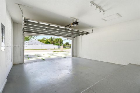Villa ou maison à louer à Miami, Floride: 4 chambres, 269.6 m2 № 2091262 - photo 20