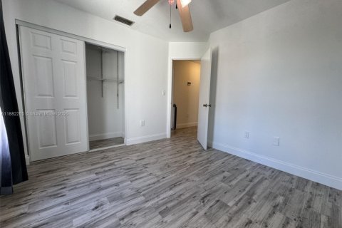 Adosado en alquiler en Miami, Florida, 3 dormitorios, 115.2 m2 № 1932212 - foto 20