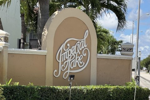 Adosado en alquiler en Miami, Florida, 3 dormitorios, 115.2 m2 № 1932212 - foto 1
