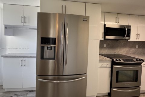 Adosado en alquiler en Miami, Florida, 3 dormitorios, 115.2 m2 № 1932212 - foto 7