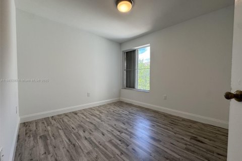 Adosado en alquiler en Miami, Florida, 3 dormitorios, 115.2 m2 № 1932212 - foto 16