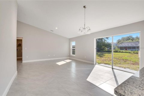 House in Kissimmee, Florida 4 bedrooms, 152.36 sq.m. № 1916641 - photo 6
