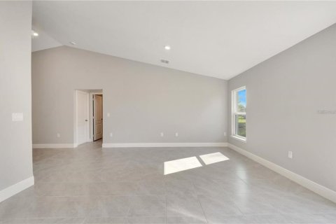 House in Kissimmee, Florida 4 bedrooms, 152.36 sq.m. № 1916641 - photo 4