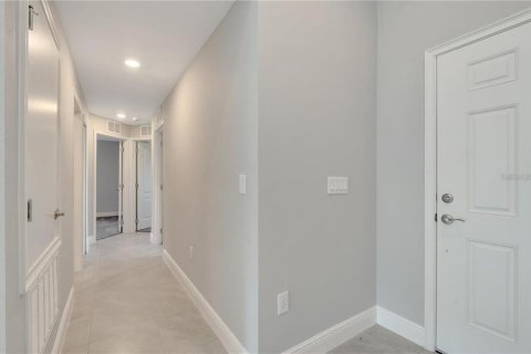 House in Kissimmee, Florida 4 bedrooms, 152.36 sq.m. № 1916641 - photo 14