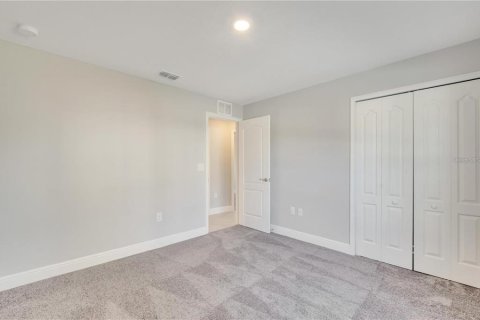 House in Kissimmee, Florida 4 bedrooms, 152.36 sq.m. № 1916641 - photo 15