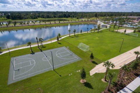 Adosado en venta en Kissimmee, Florida, 4 dormitorios, 194.17 m2 № 2172106 - foto 12