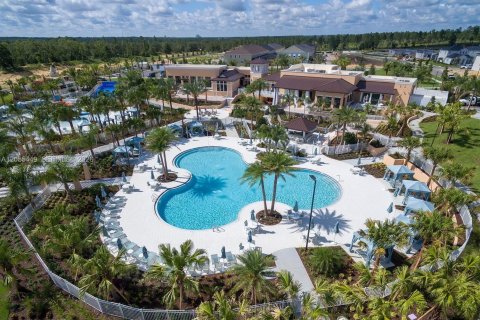 Adosado en venta en Kissimmee, Florida, 4 dormitorios, 194.17 m2 № 2172106 - foto 6