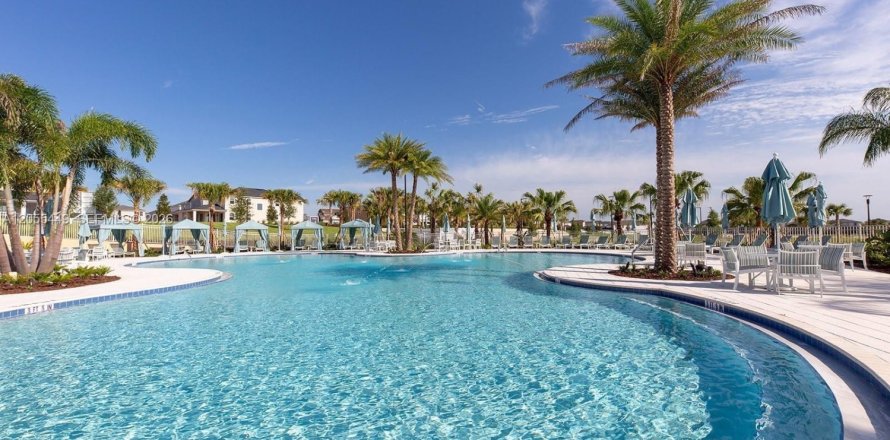 Adosado en Kissimmee, Florida 4 dormitorios, 194.17 m2 № 2172106