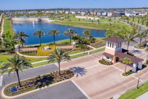 Adosado en venta en Kissimmee, Florida, 4 dormitorios, 194.17 m2 № 2172106 - foto 16