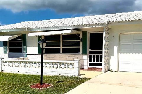 Villa ou maison à louer à Boynton Beach, Floride: 2 chambres, 86.21 m2 № 2387851 - photo 1