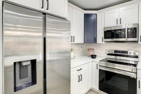 Villa ou maison à louer à Kissimmee, Floride: 3 chambres, 113.15 m2 № 2107512 - photo 3