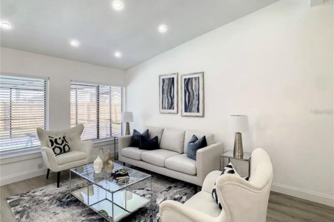 Villa ou maison à louer à Kissimmee, Floride: 3 chambres, 113.15 m2 № 2107512 - photo 6