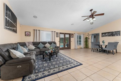 Casa en venta en Kissimmee, Florida, 4 dormitorios, 248.61 m2 № 2347925 - foto 12
