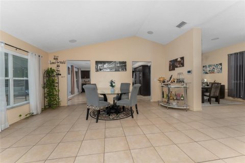 Casa en venta en Kissimmee, Florida, 4 dormitorios, 248.61 m2 № 2347925 - foto 11