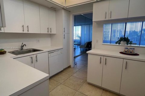 Copropriété à vendre à Hollywood, Floride: 2 chambres, 103.12 m2 № 1938212 - photo 13