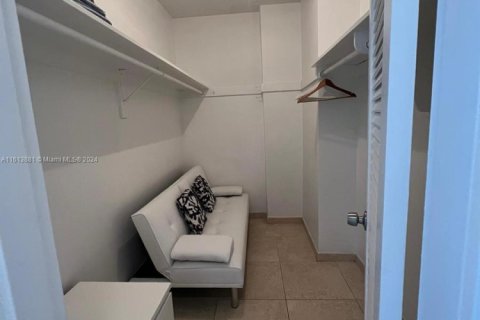 Copropriété à vendre à Hollywood, Floride: 2 chambres, 103.12 m2 № 1938212 - photo 6