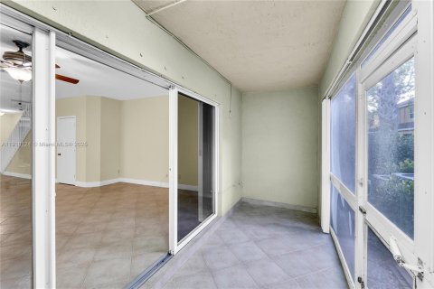 Townhouse in Pembroke Pines, Florida 3 bedrooms, 132.66 sq.m. № 1973654 - photo 17