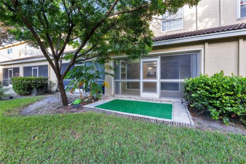 Townhouse in Pembroke Pines, Florida 3 bedrooms, 132.66 sq.m. № 1973654 - photo 20