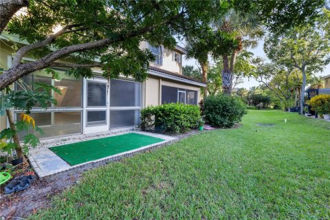 Townhouse in Pembroke Pines, Florida 3 bedrooms, 132.66 sq.m. № 1973654 - photo 21