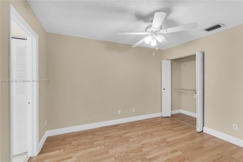 Townhouse in Pembroke Pines, Florida 3 bedrooms, 132.66 sq.m. № 1973654 - photo 28