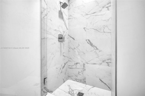 Copropriété à louer à Sunny Isles Beach, Floride: 2 chambres, 126.44 m2 № 1739505 - photo 18