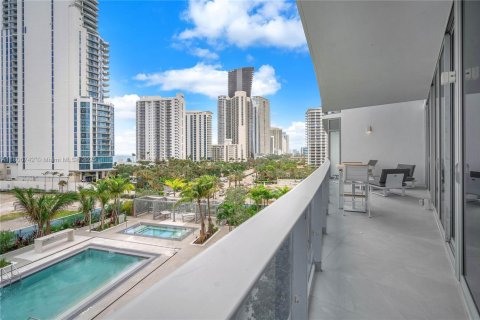 Copropriété à louer à Sunny Isles Beach, Floride: 2 chambres, 126.44 m2 № 1739505 - photo 4