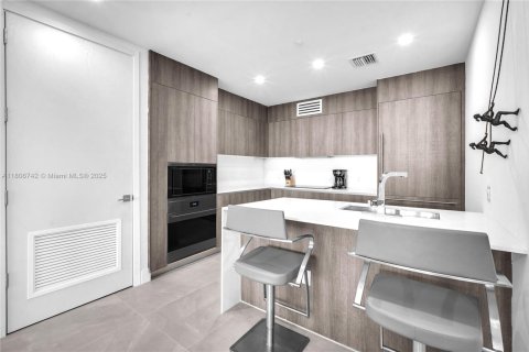 Copropriété à louer à Sunny Isles Beach, Floride: 2 chambres, 126.44 m2 № 1739505 - photo 10