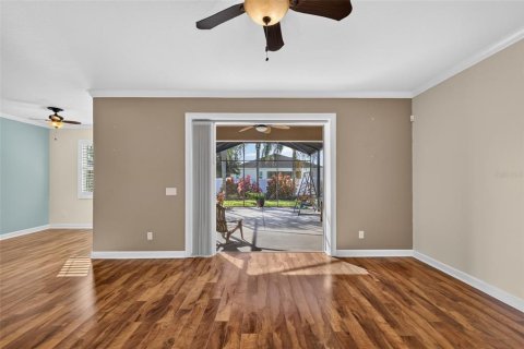 Villa ou maison à vendre à Mount Dora, Floride: 3 chambres, 177.44 m2 № 2415588 - photo 10
