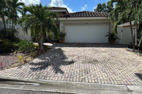 Villa ou maison à Fort Lauderdale, Floride 4 chambres, 161.19 m2 № 2414187