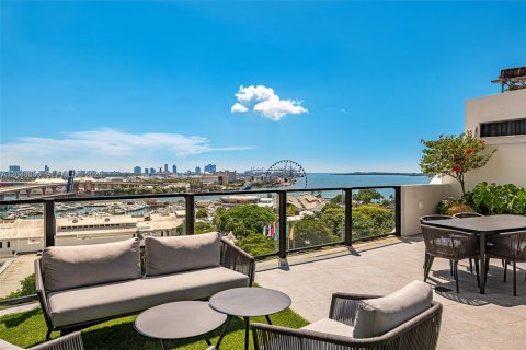 Condominio en alquiler en Miami, Florida, 3 dormitorios, 106.84 m2 № 2086183 - foto 21