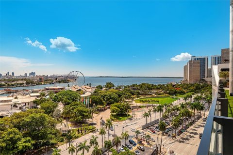 Condominio en alquiler en Miami, Florida, 3 dormitorios, 106.84 m2 № 2086183 - foto 20
