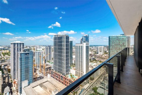 Condo à Miami, Floride, 3 chambres  № 2086183