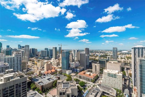 Condominio en alquiler en Miami, Florida, 3 dormitorios, 106.84 m2 № 2086183 - foto 3