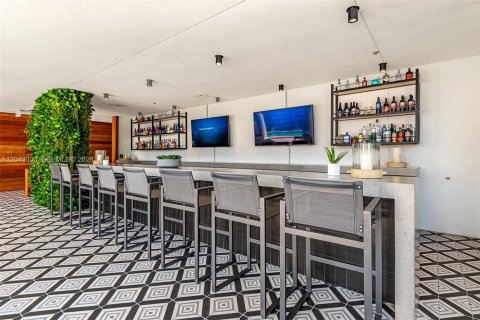 Condominio en alquiler en Miami, Florida, 3 dormitorios, 106.84 m2 № 2086183 - foto 25
