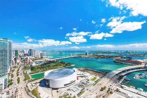 Condominio en alquiler en Miami, Florida, 3 dormitorios, 106.84 m2 № 2086183 - foto 4
